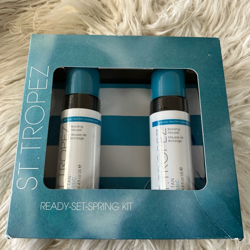 St Tropez Ready Set Spring bronzing mousse, mitt gift set boxed set w/ beach bag